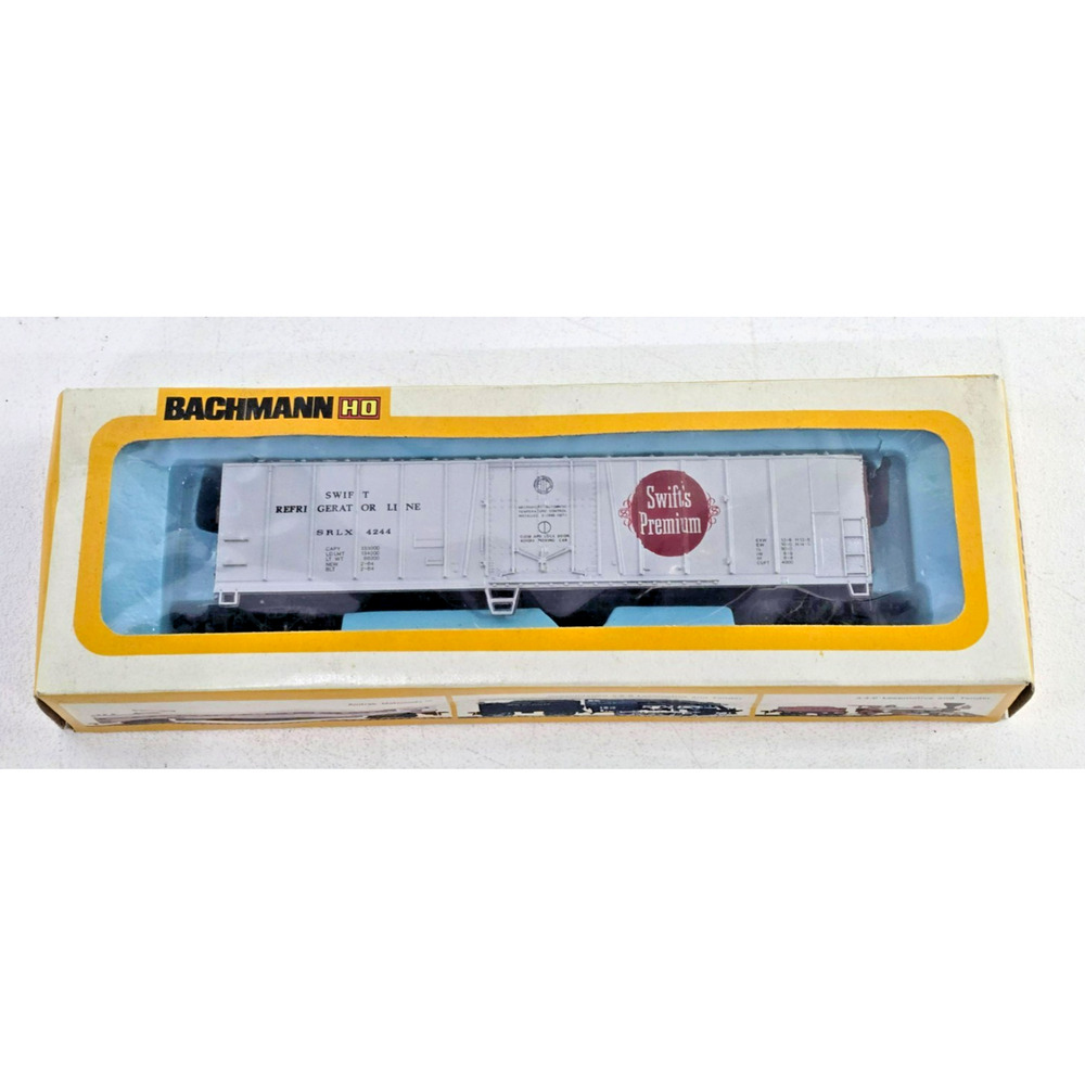 Bachmann HO Scale Swift Reefer Freight / Box Train Car
